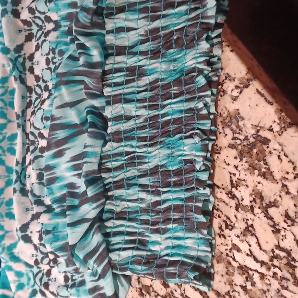 Pretty blouse - Picture 3 of 3